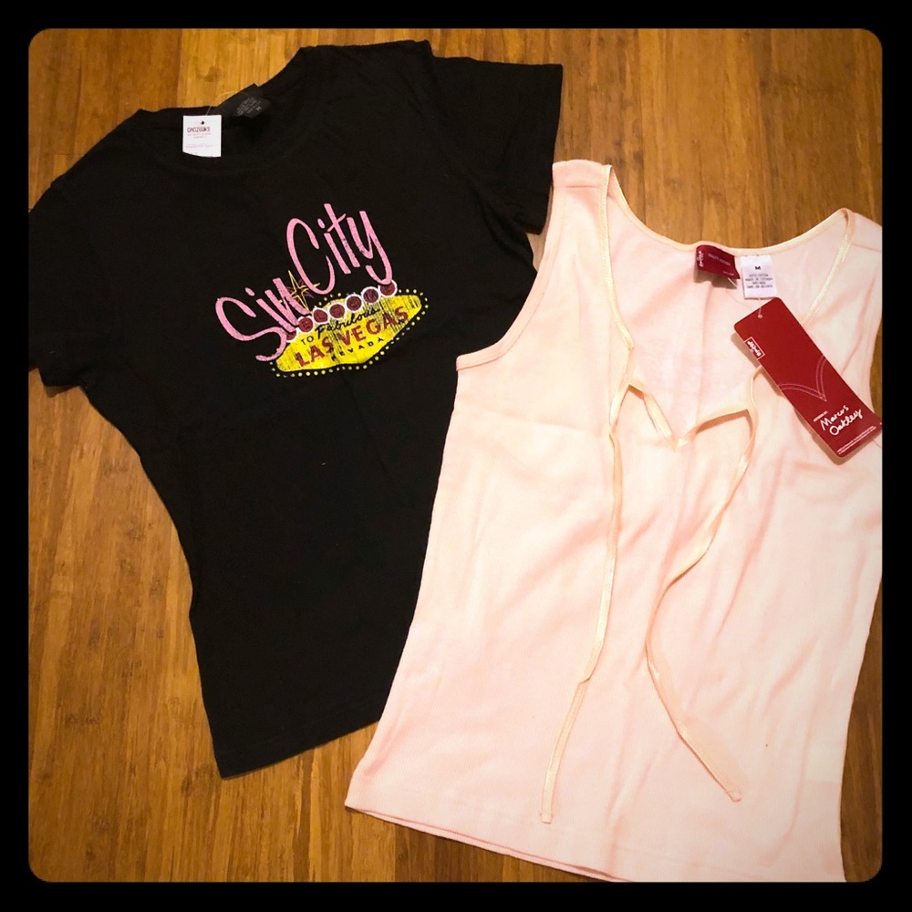 2 NEW Juniors Knit Tops Shirts  M  Levi’s